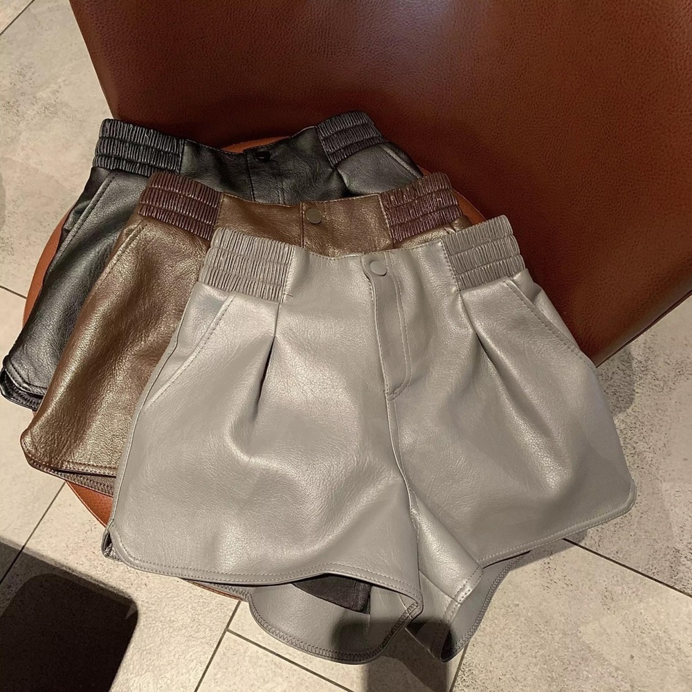 Faux Leather short